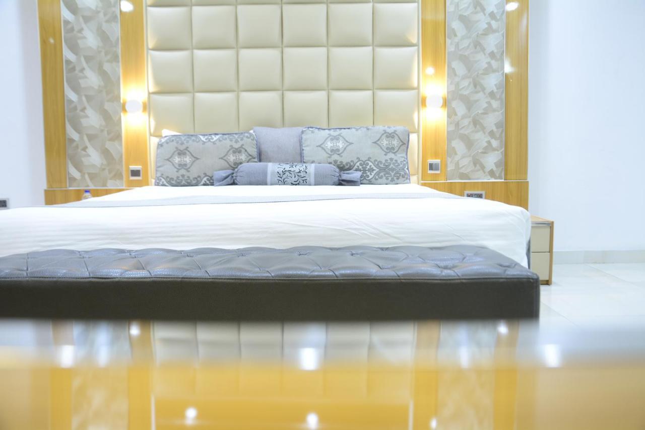Caesar'S Luxury Hotel 레키 외부 사진