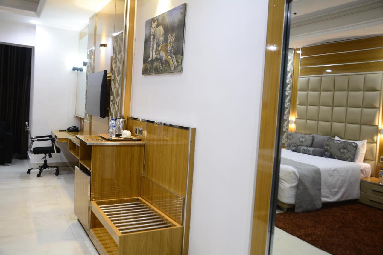 Caesar'S Luxury Hotel 레키 외부 사진