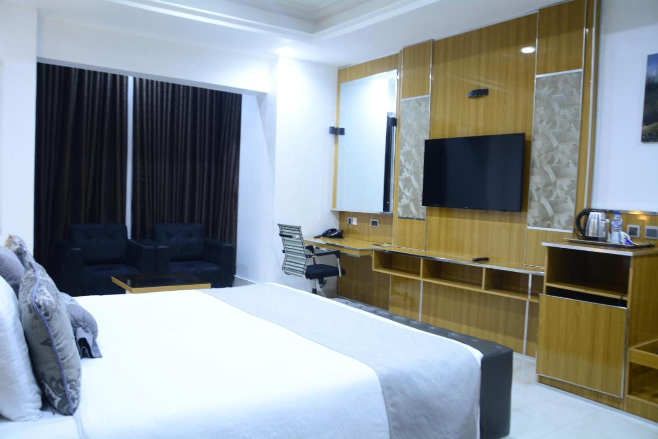 Caesar'S Luxury Hotel 레키 외부 사진