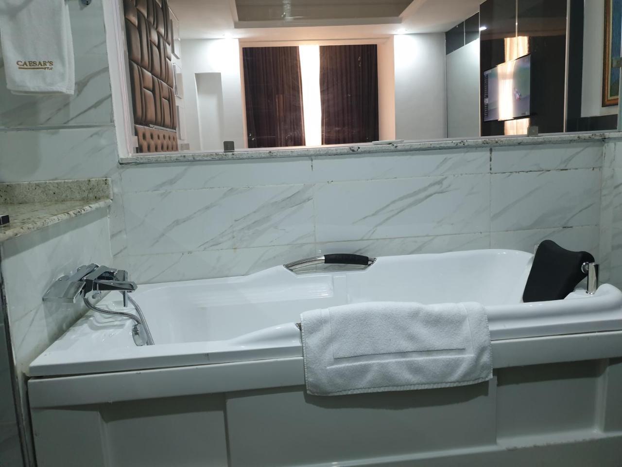 Caesar'S Luxury Hotel 레키 외부 사진