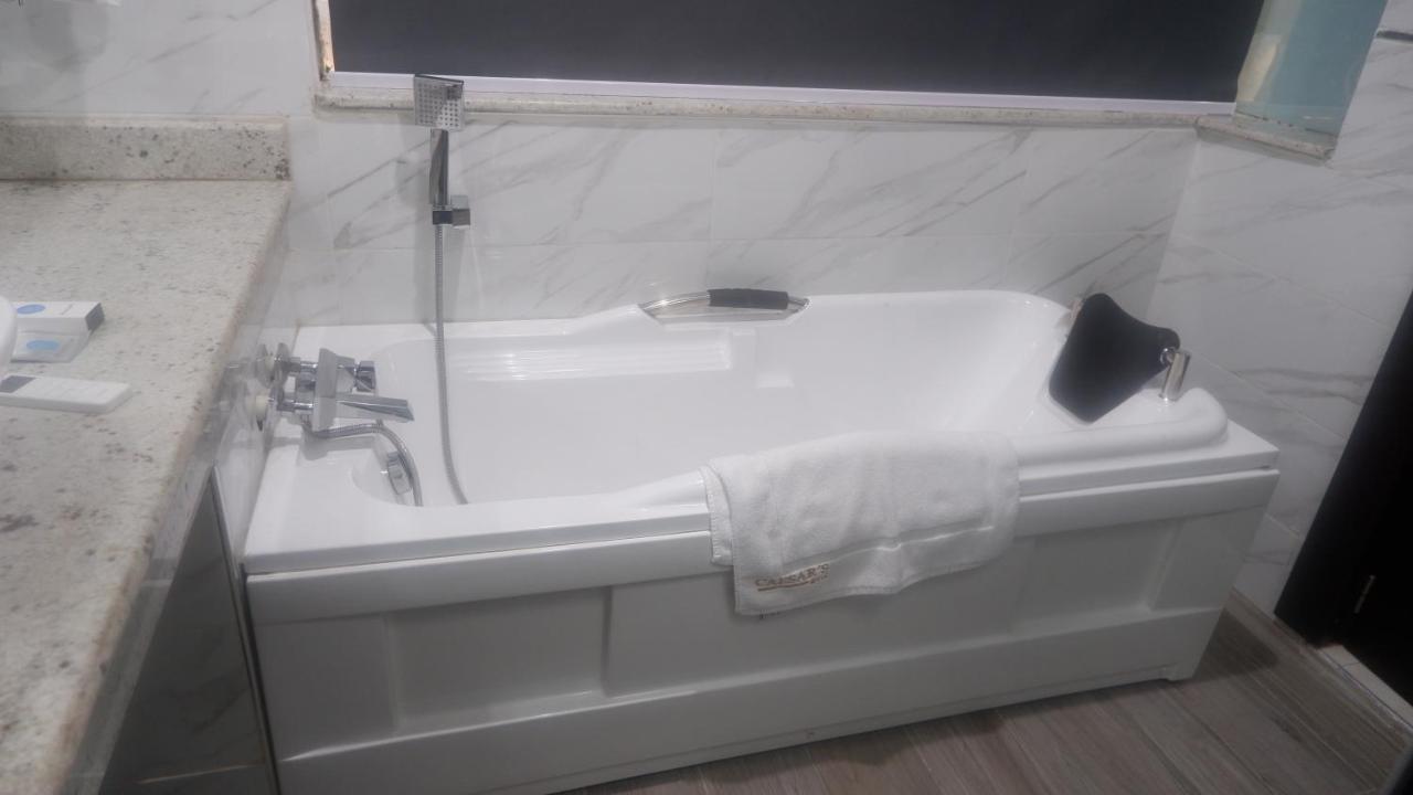 Caesar'S Luxury Hotel 레키 외부 사진