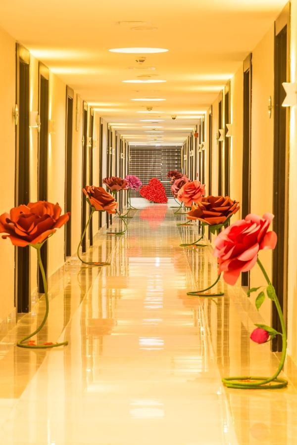 Caesar'S Luxury Hotel 레키 외부 사진